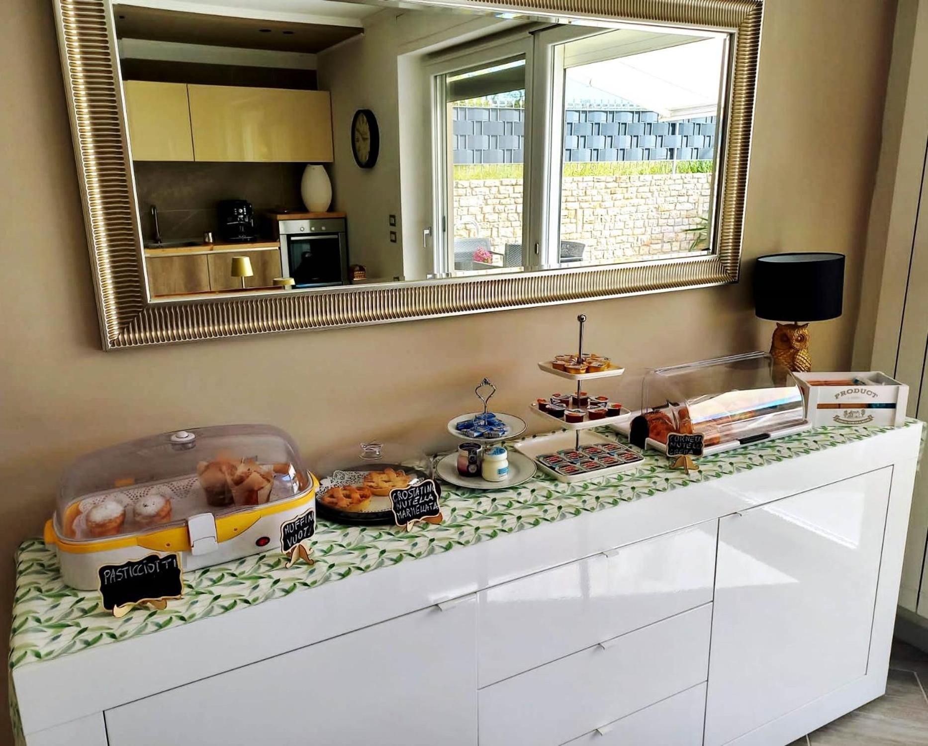 Bellatmosfera Bed & Breakfast Trani Bagian luar foto
